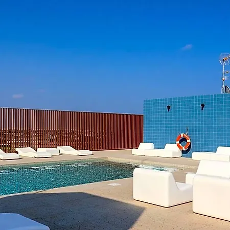 Hotel Valencia Tower 3* برجست